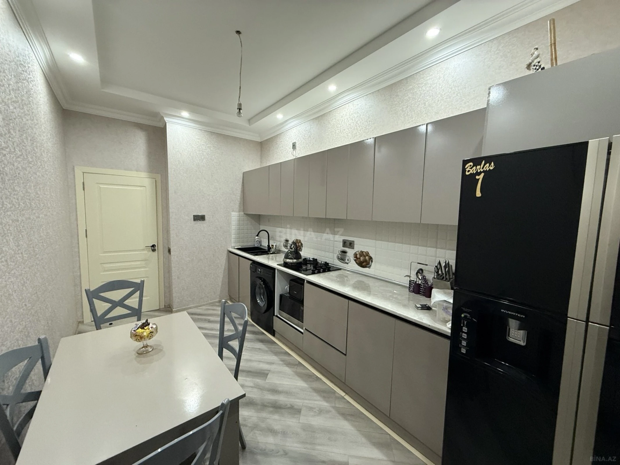 Satılır 3 otaqlı mənzil 123 m²
