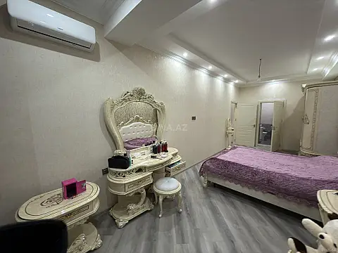 Satılır 3 otaqlı mənzil 123 m²