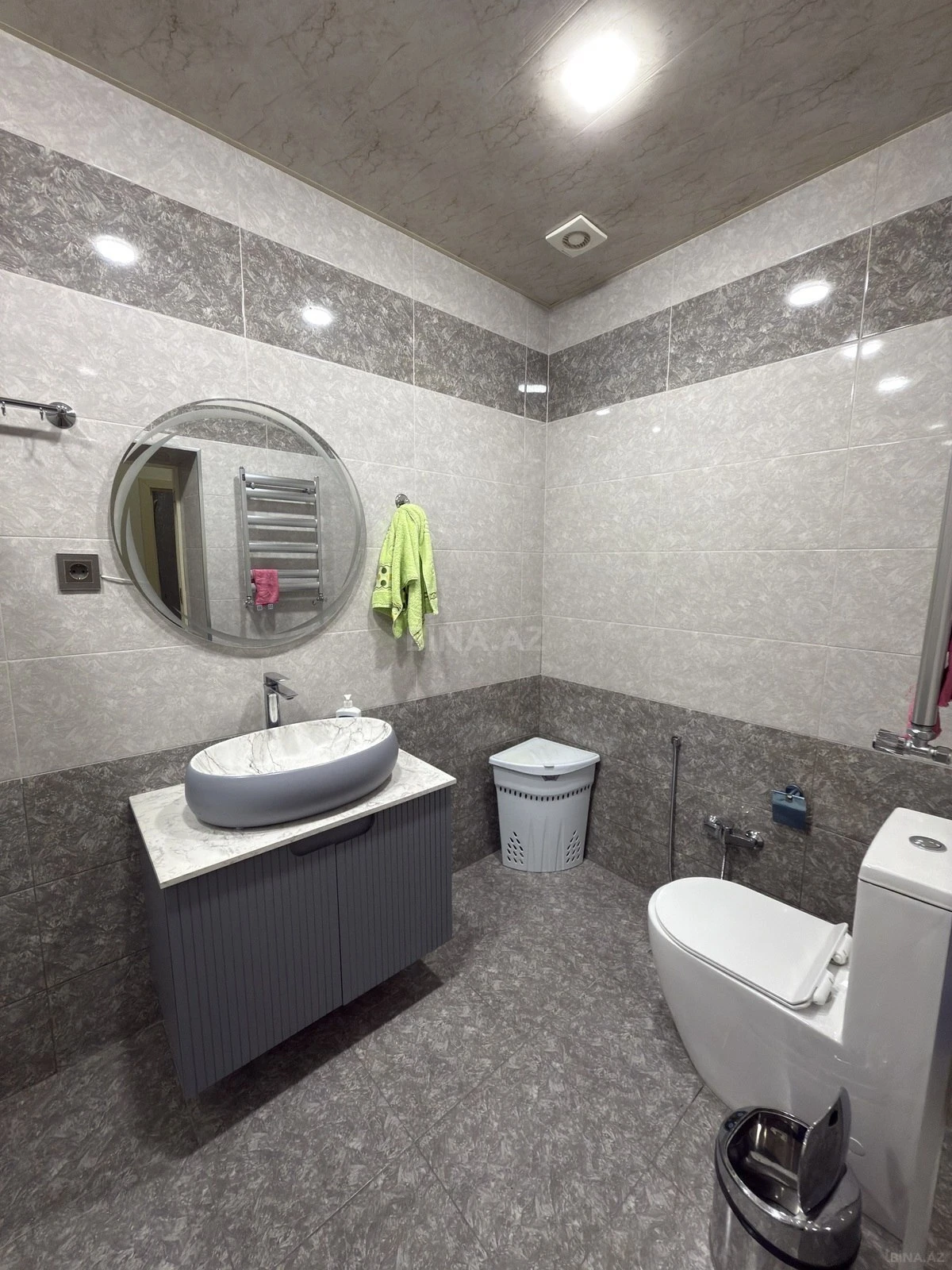 Satılır 3 otaqlı mənzil 123 m²