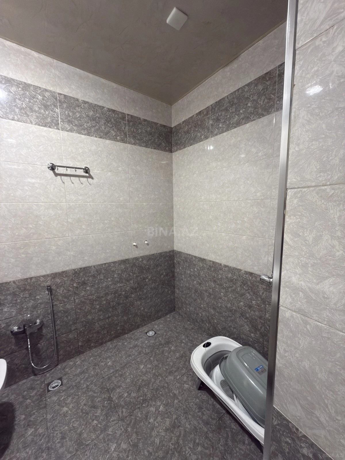 Satılır 3 otaqlı mənzil 123 m²
