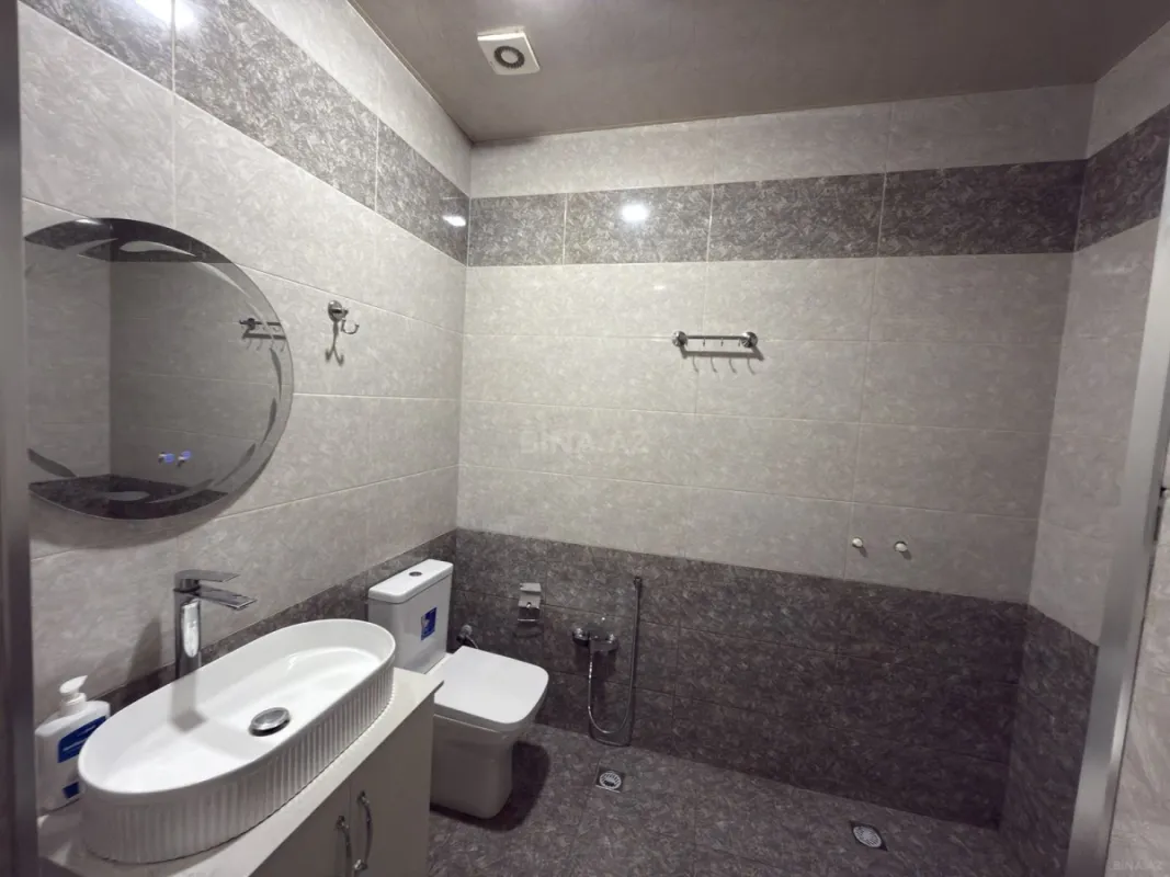 Satılır 3 otaqlı mənzil 123 m²
