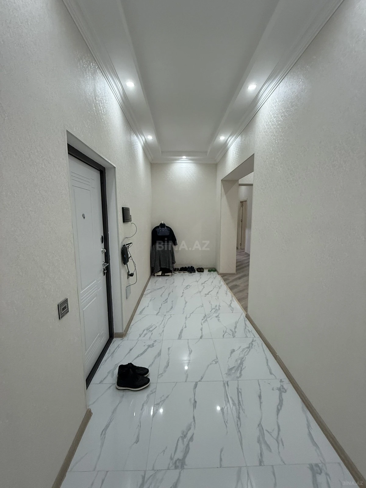 Satılır 3 otaqlı mənzil 123 m²