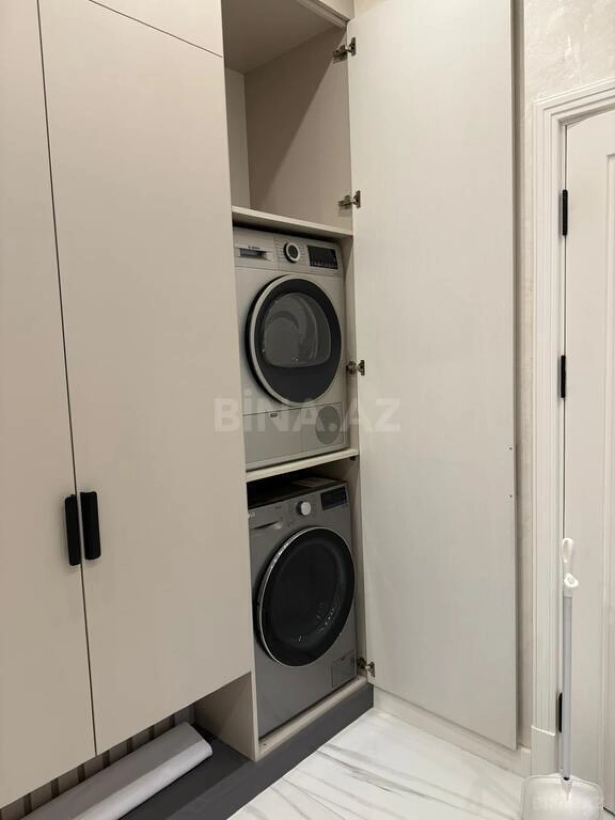 Kirayə verilir 3 otaqlı mənzil 130 m²