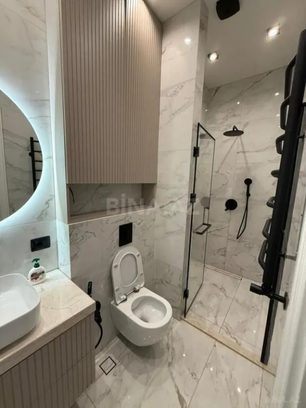 Kirayə verilir 3 otaqlı mənzil 130 m²