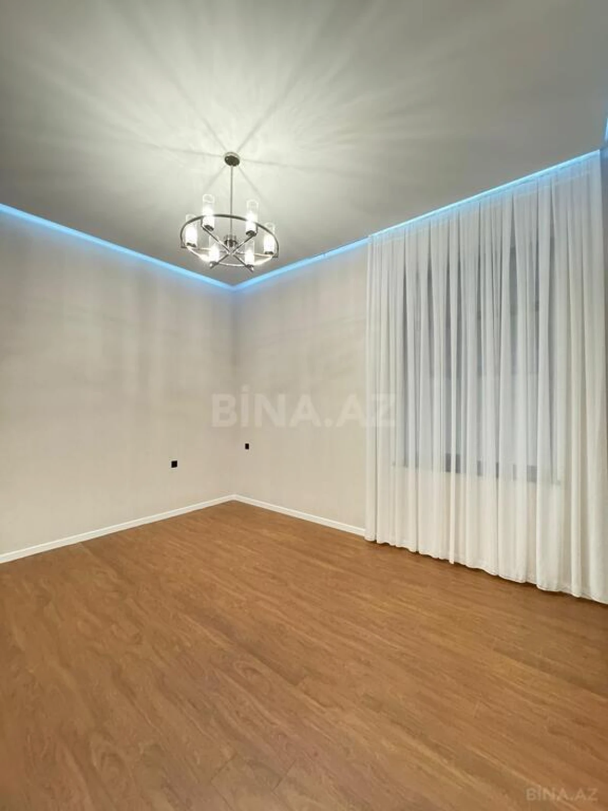 Satılır 5 otaqlı həyət evi 400 m²
