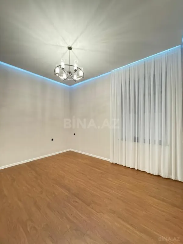 Satılır 5 otaqlı həyət evi 400 m²