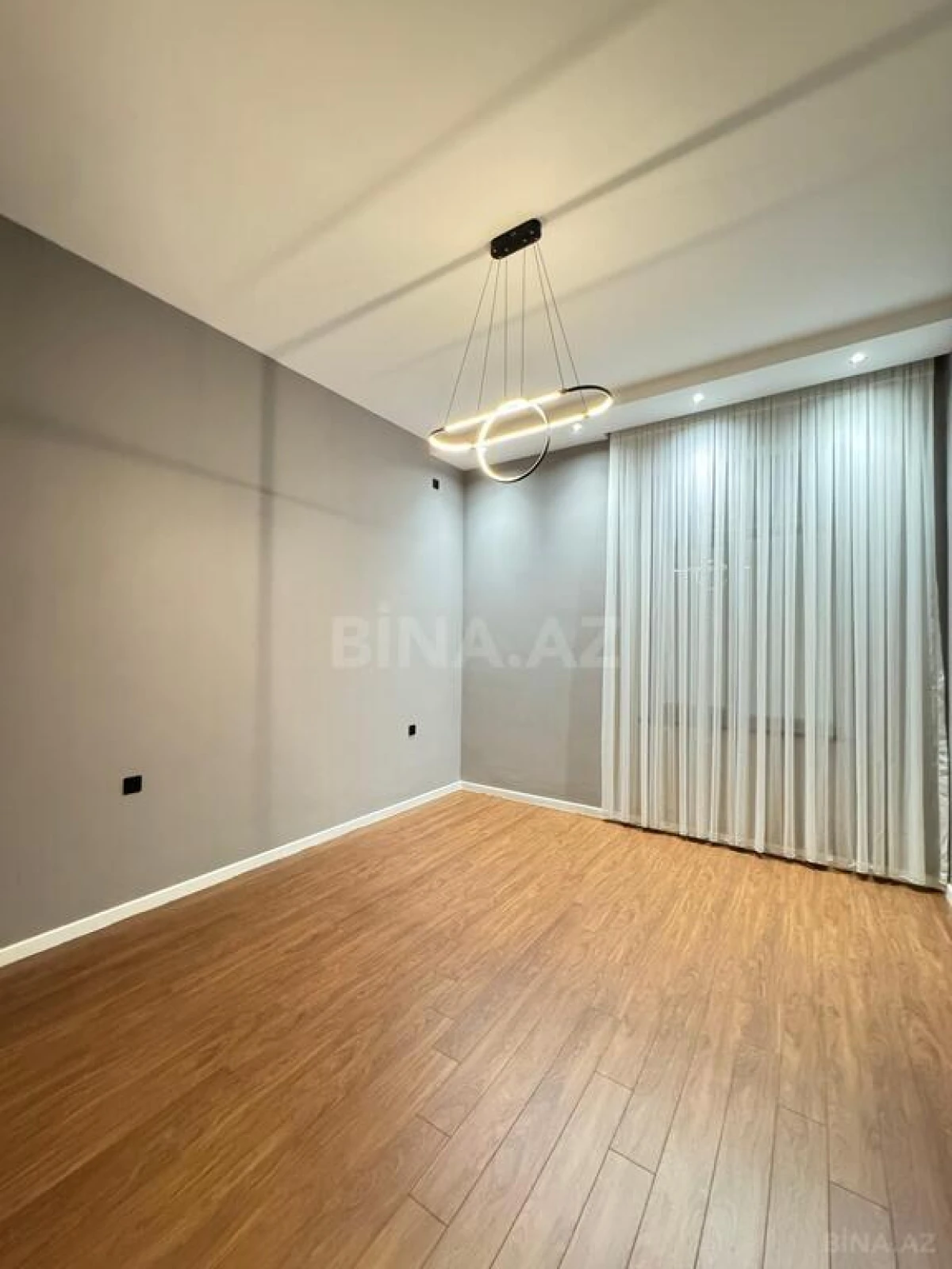 Satılır 5 otaqlı həyət evi 400 m²