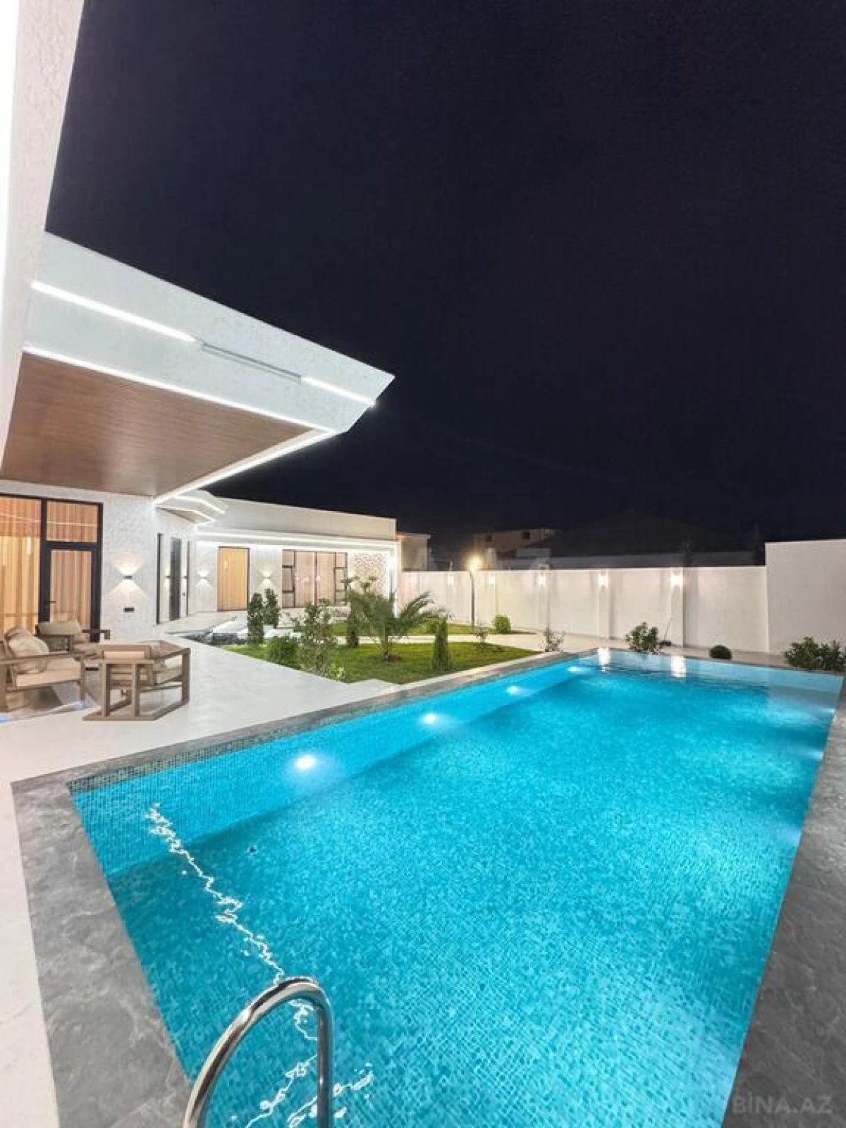 Satılır 5 otaqlı həyət evi 400 m²