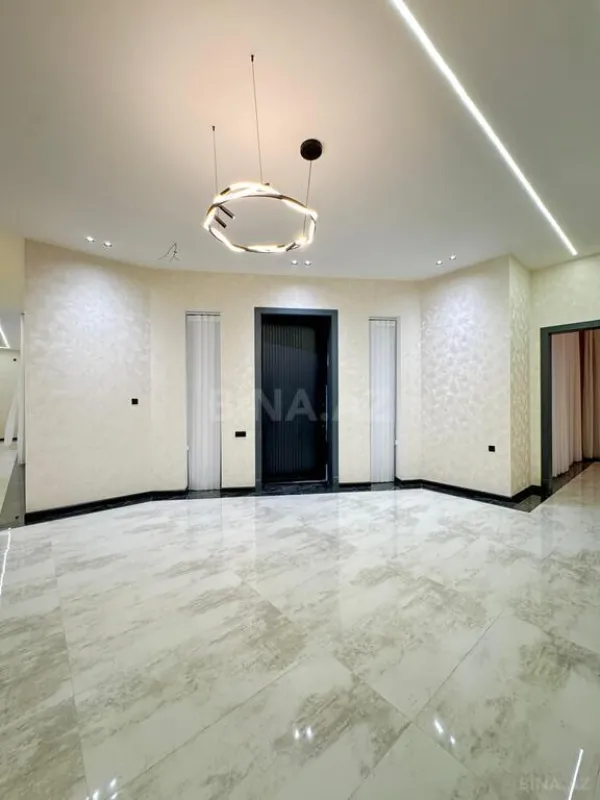 Satılır 5 otaqlı həyət evi 400 m²