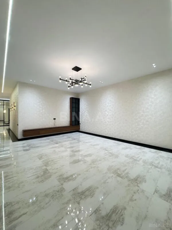 Satılır 5 otaqlı həyət evi 400 m²