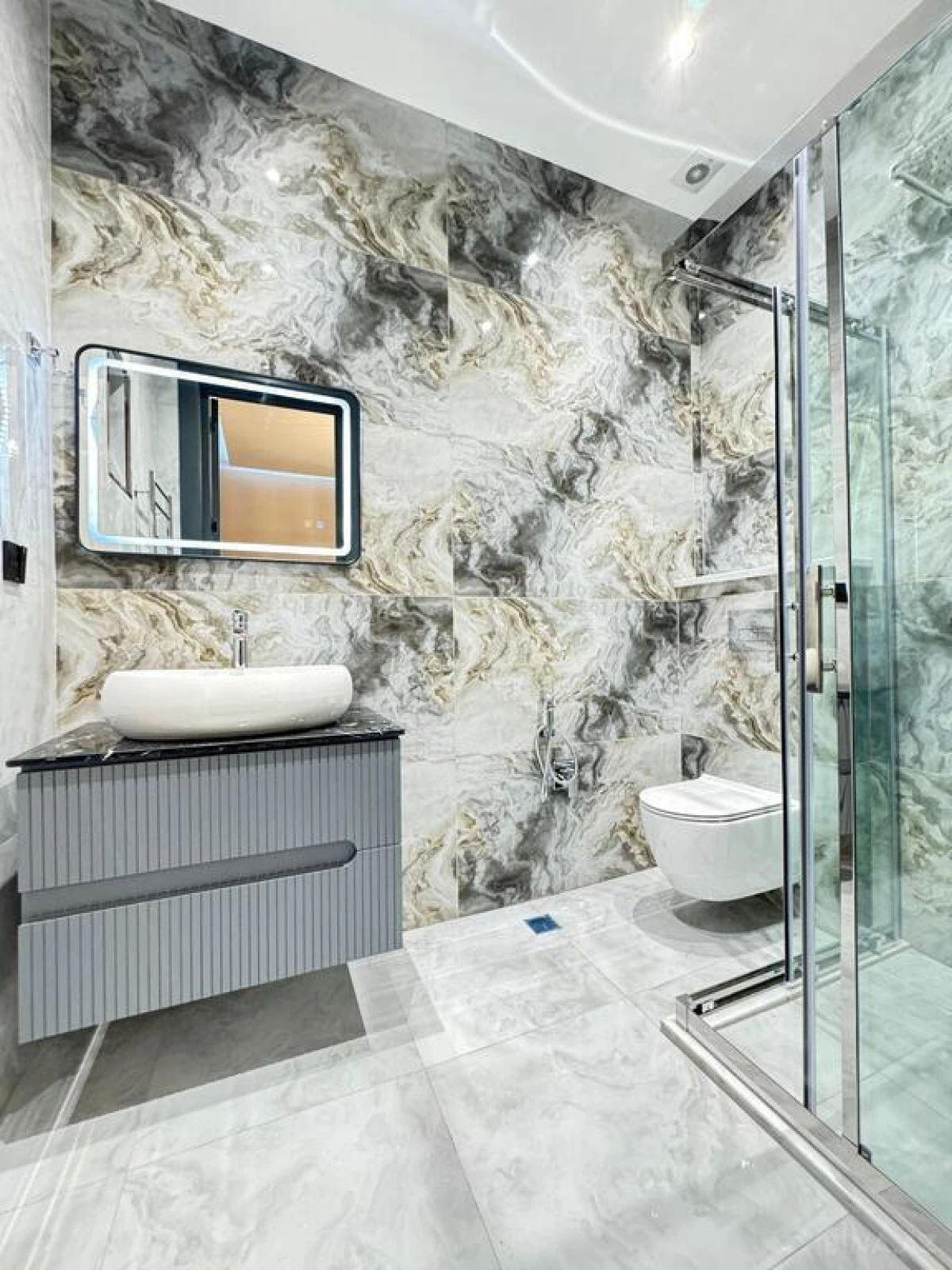 Satılır 5 otaqlı həyət evi 400 m²