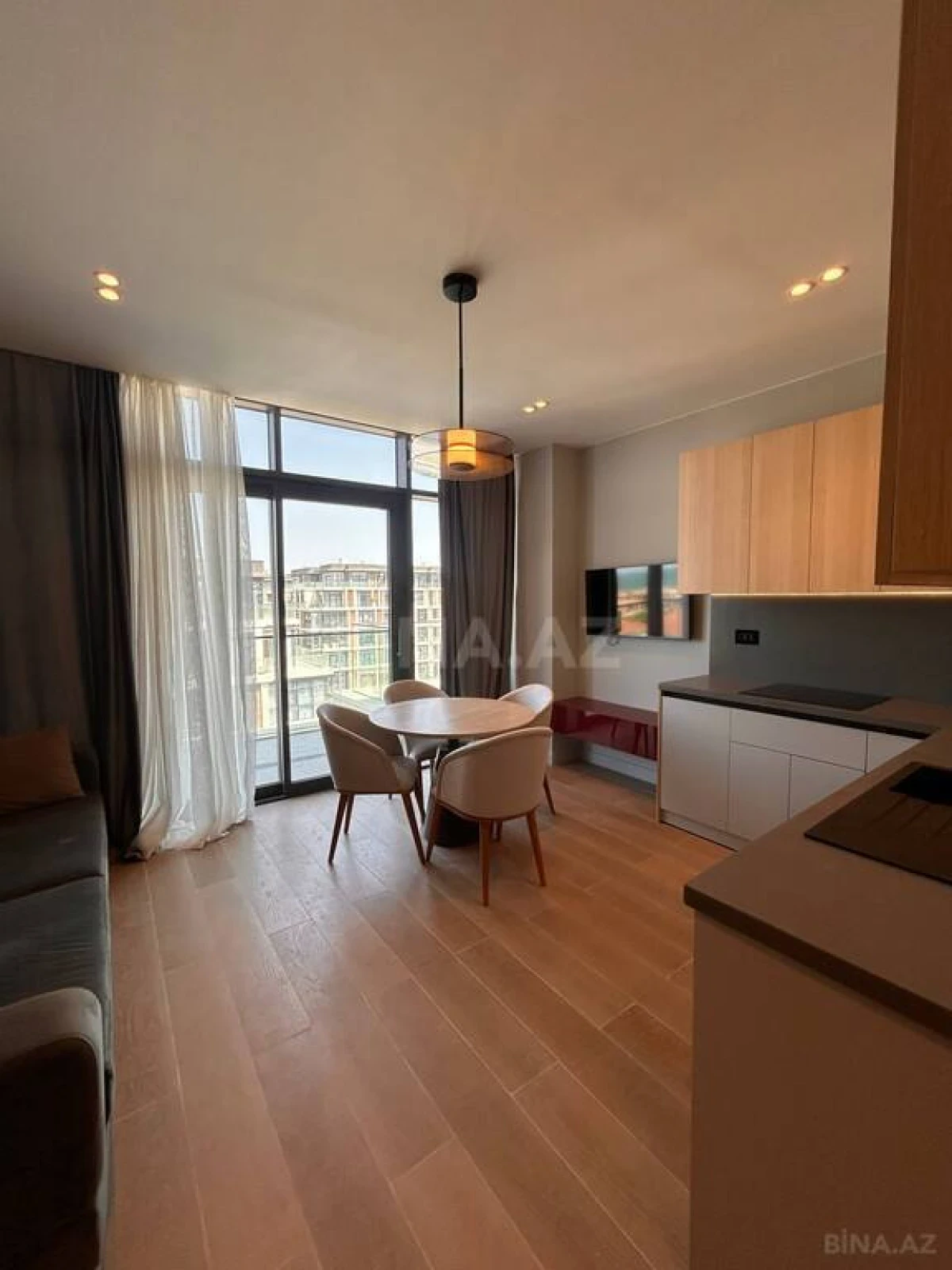 Satılır 3 otaqlı mənzil 127 m²