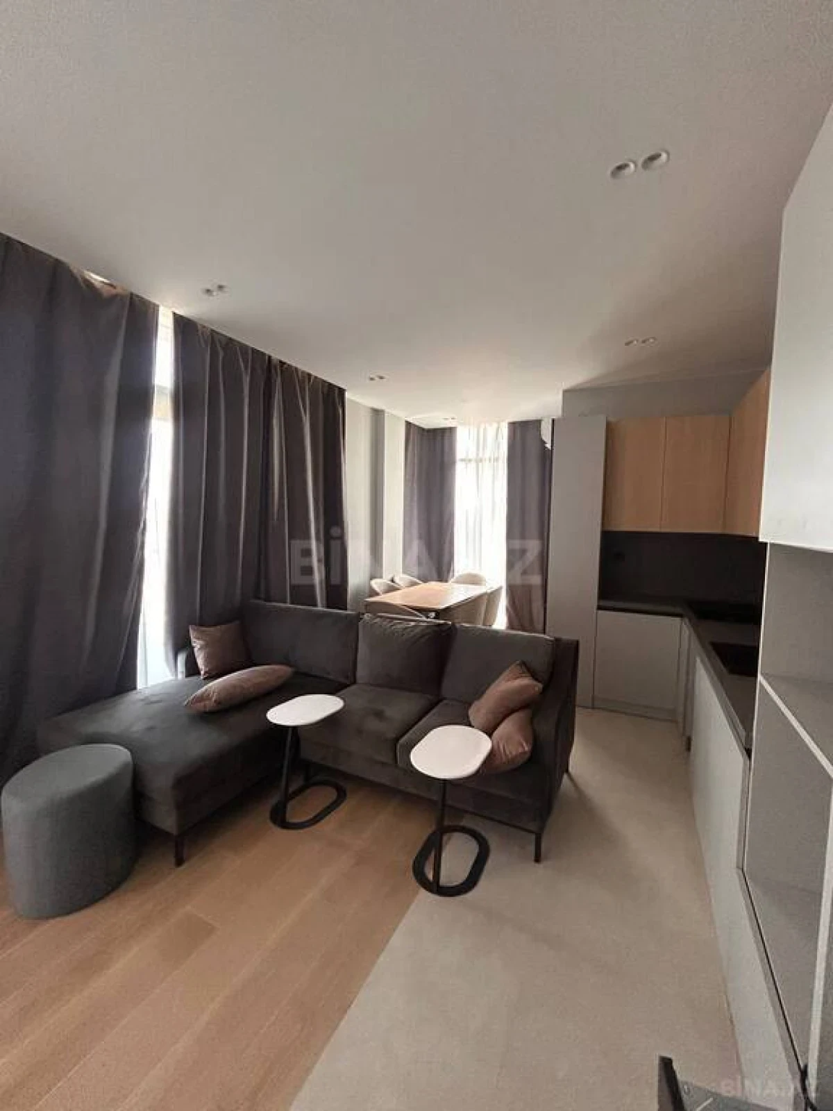 Satılır 3 otaqlı mənzil 127 m²