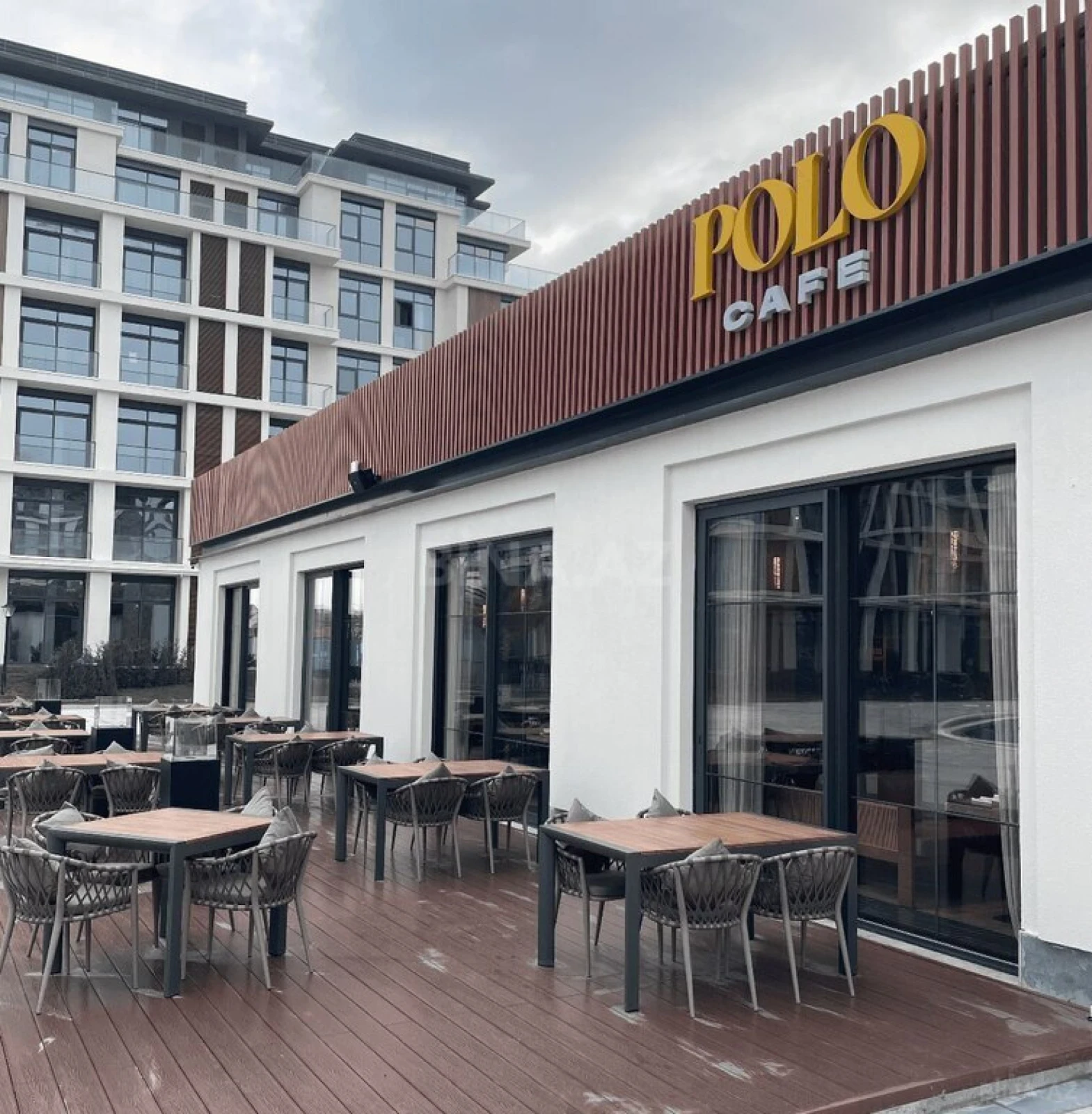 Satılır 3 otaqlı mənzil 127 m²