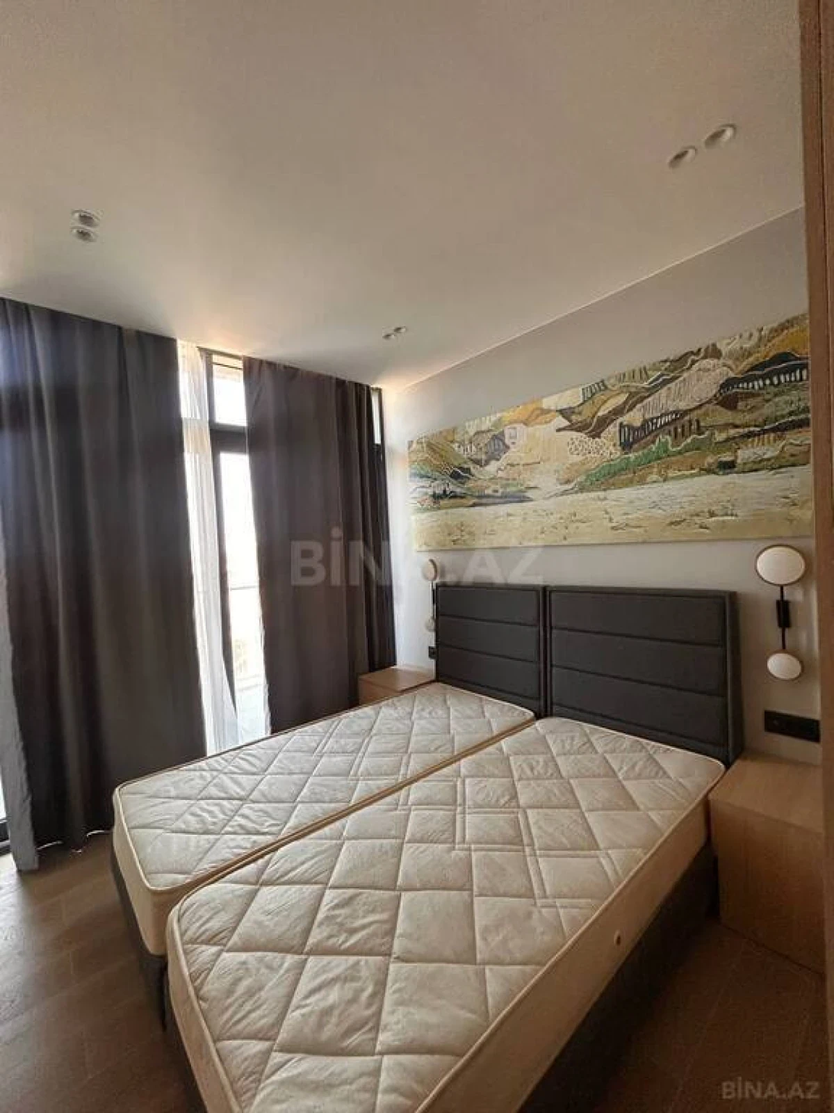 Satılır 3 otaqlı mənzil 127 m²