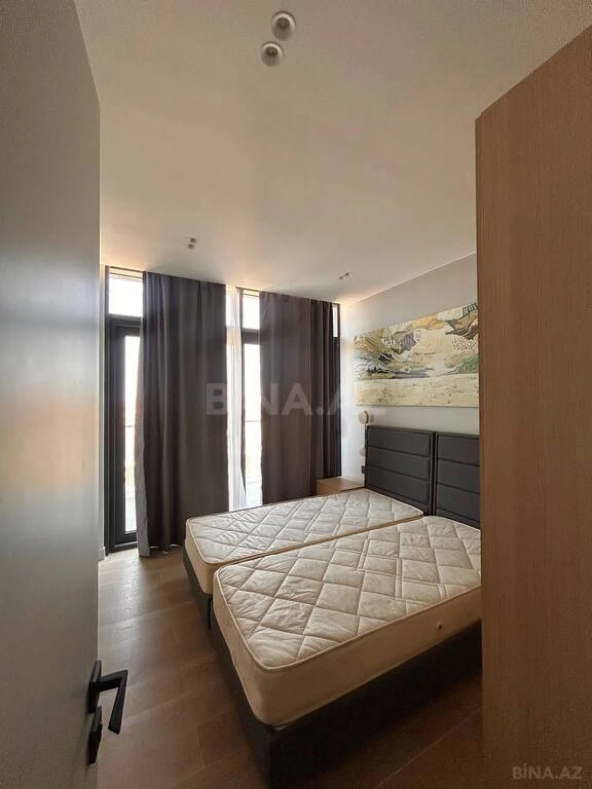 Satılır 3 otaqlı mənzil 127 m²