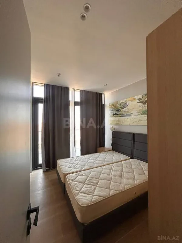 Satılır 3 otaqlı mənzil 127 m²