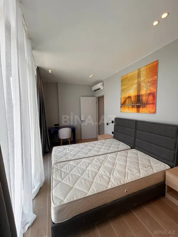 Satılır 3 otaqlı mənzil 127 m²