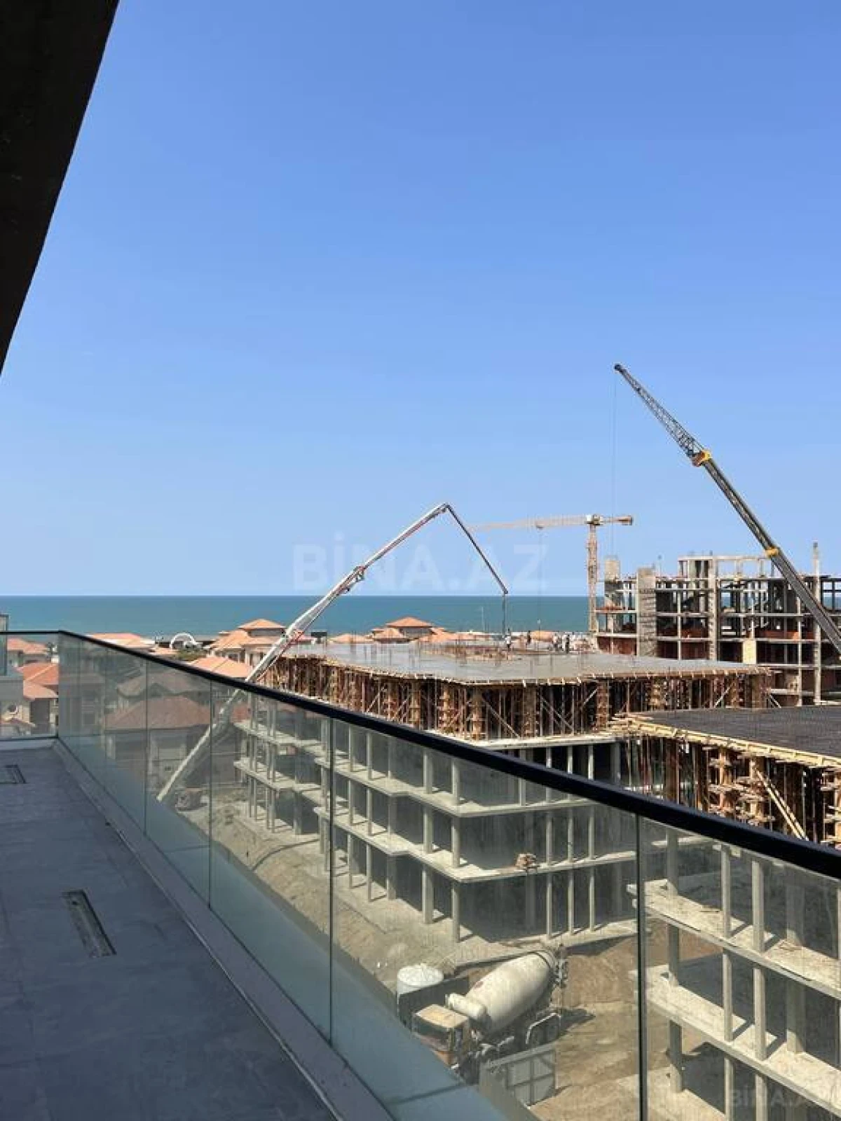 Satılır 3 otaqlı mənzil 127 m²