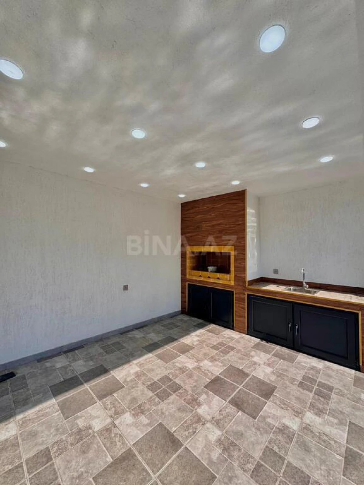 Satılır 4 otaqlı həyət evi 160 m²