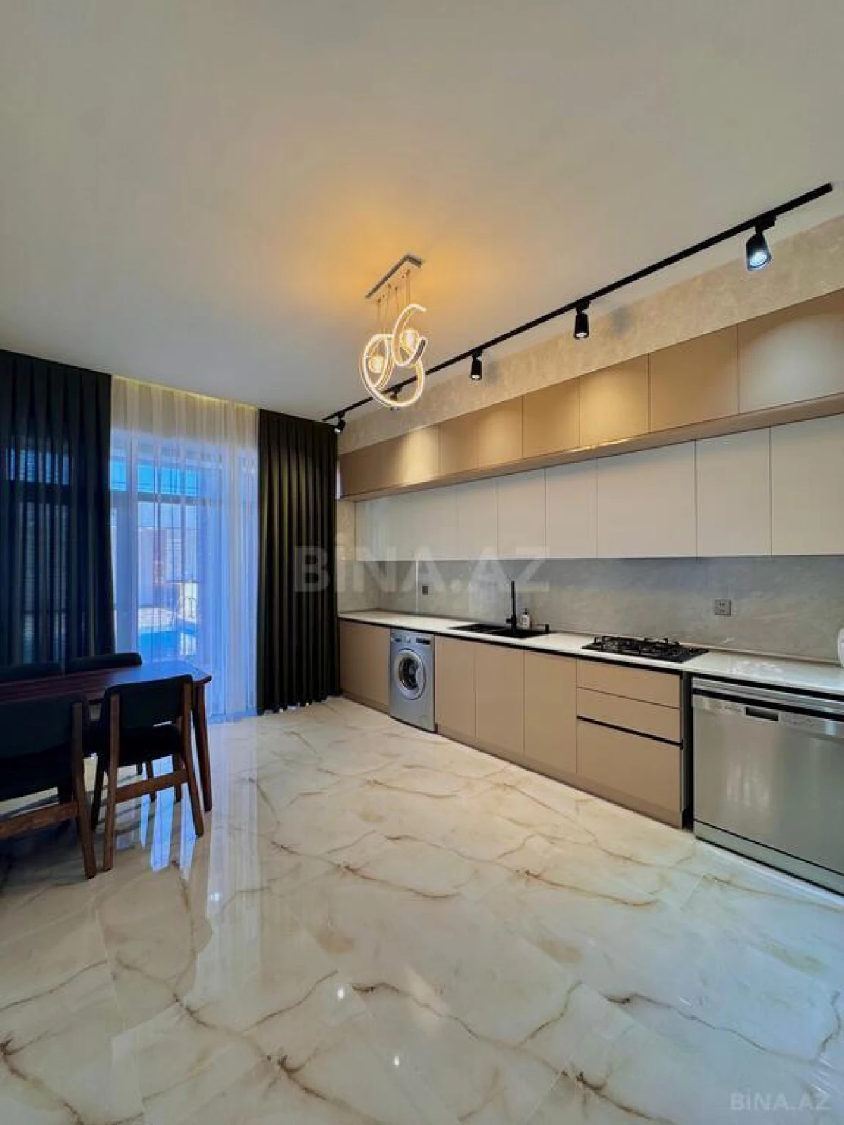 Satılır 4 otaqlı həyət evi 160 m²