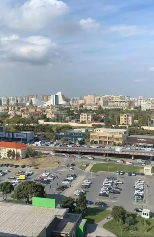 Kirayə verilir 2 otaqlı mənzil 100 m²