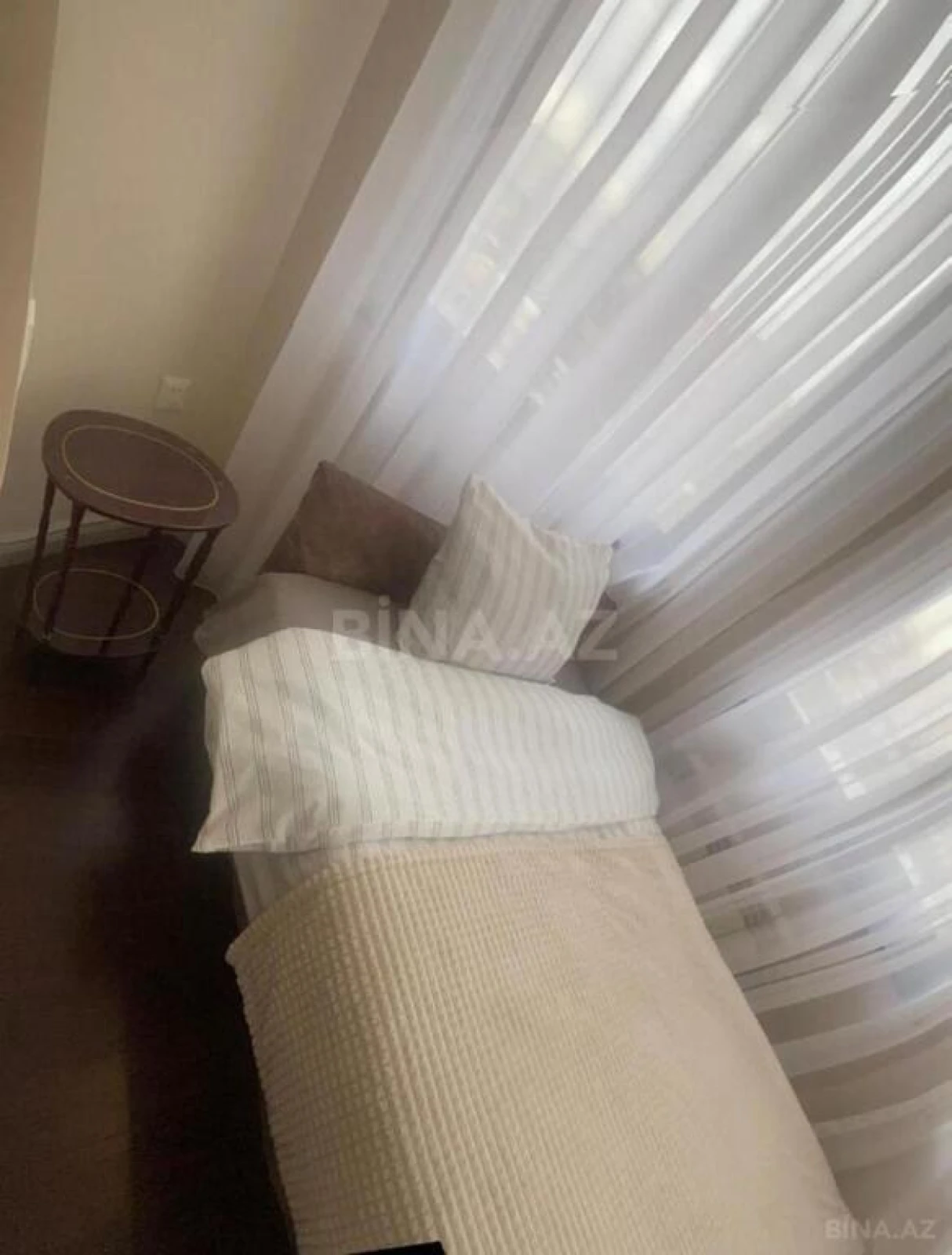 Kirayə verilir 2 otaqlı mənzil 100 m²