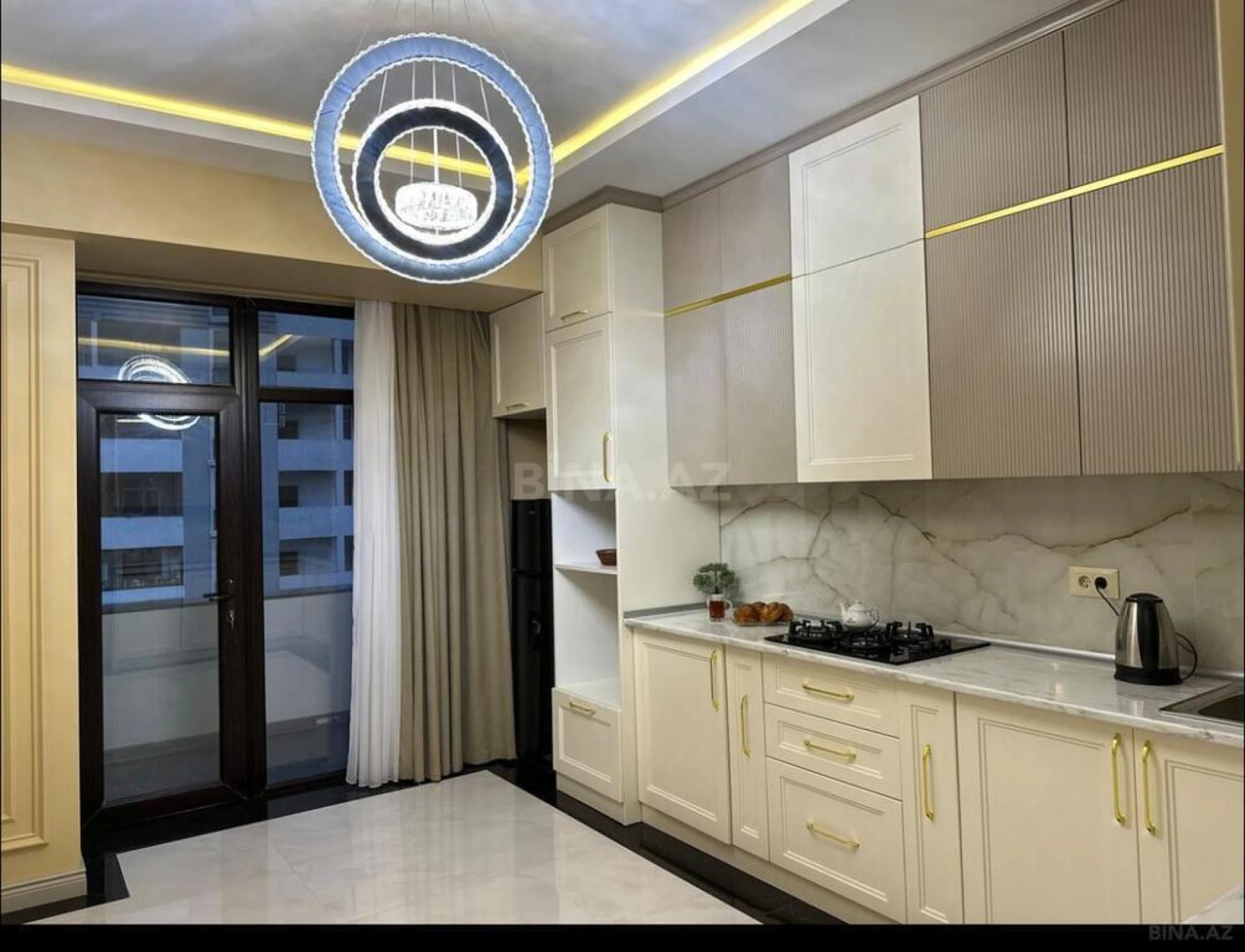 Kirayə verilir 2 otaqlı mənzil 100 m²