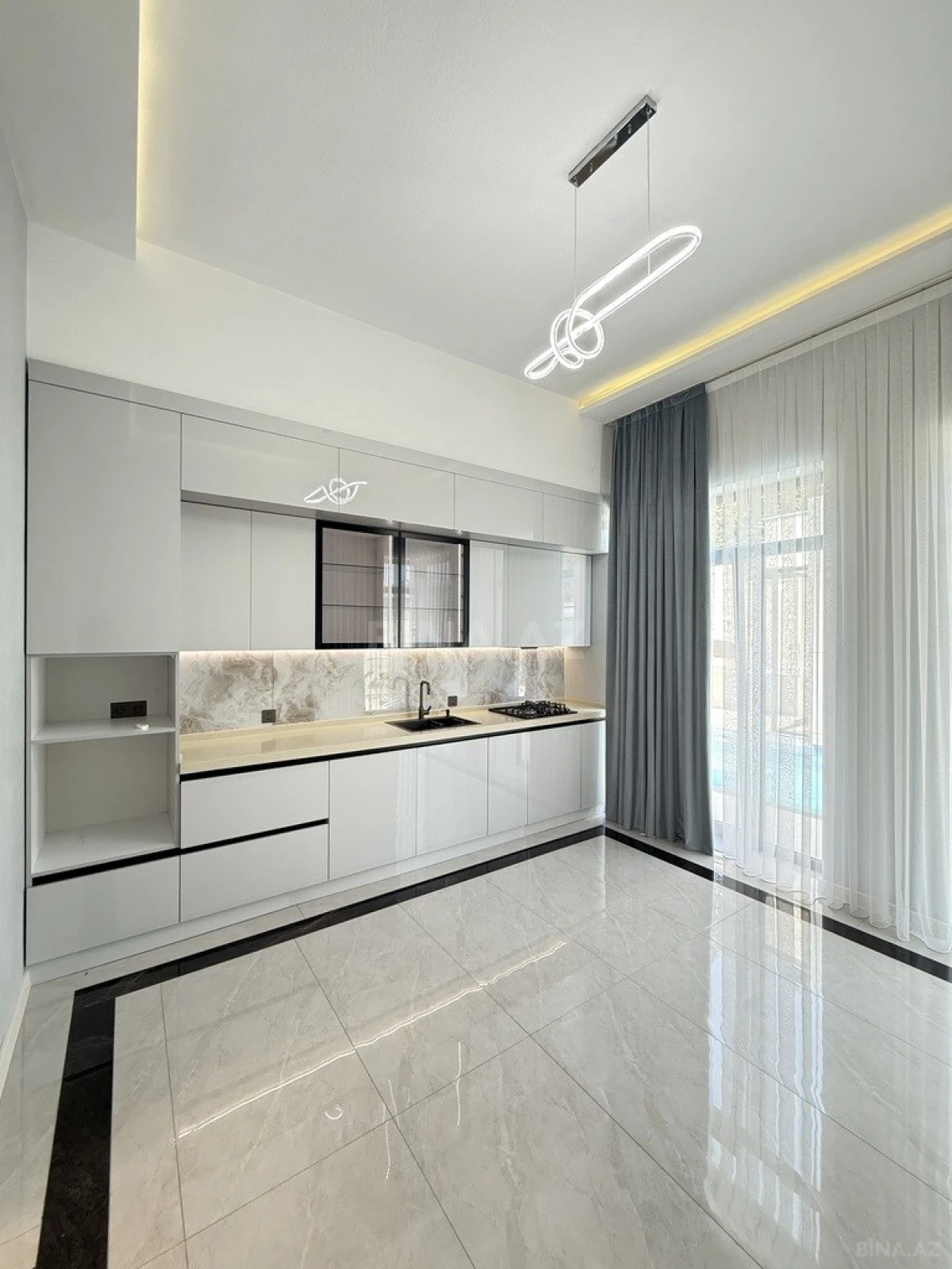 Satılır 4 otaqlı həyət evi 150 m²