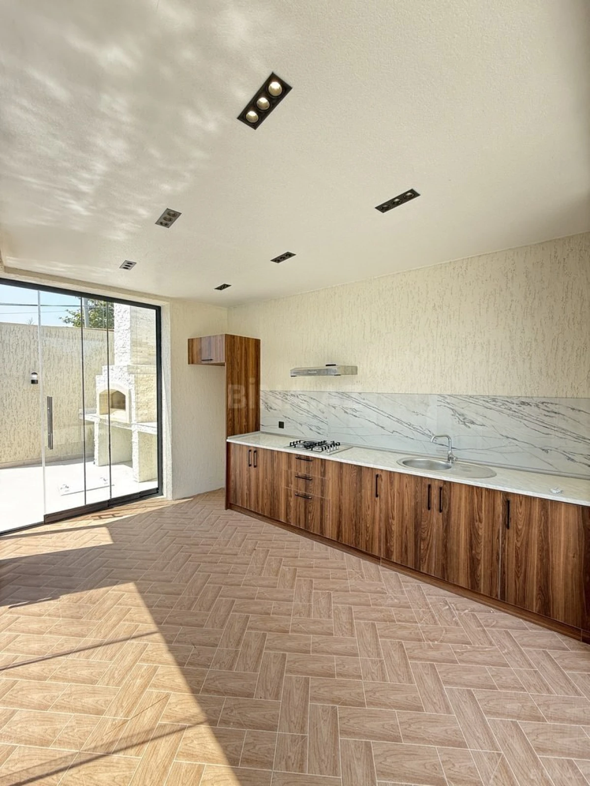 Satılır 4 otaqlı həyət evi 150 m²