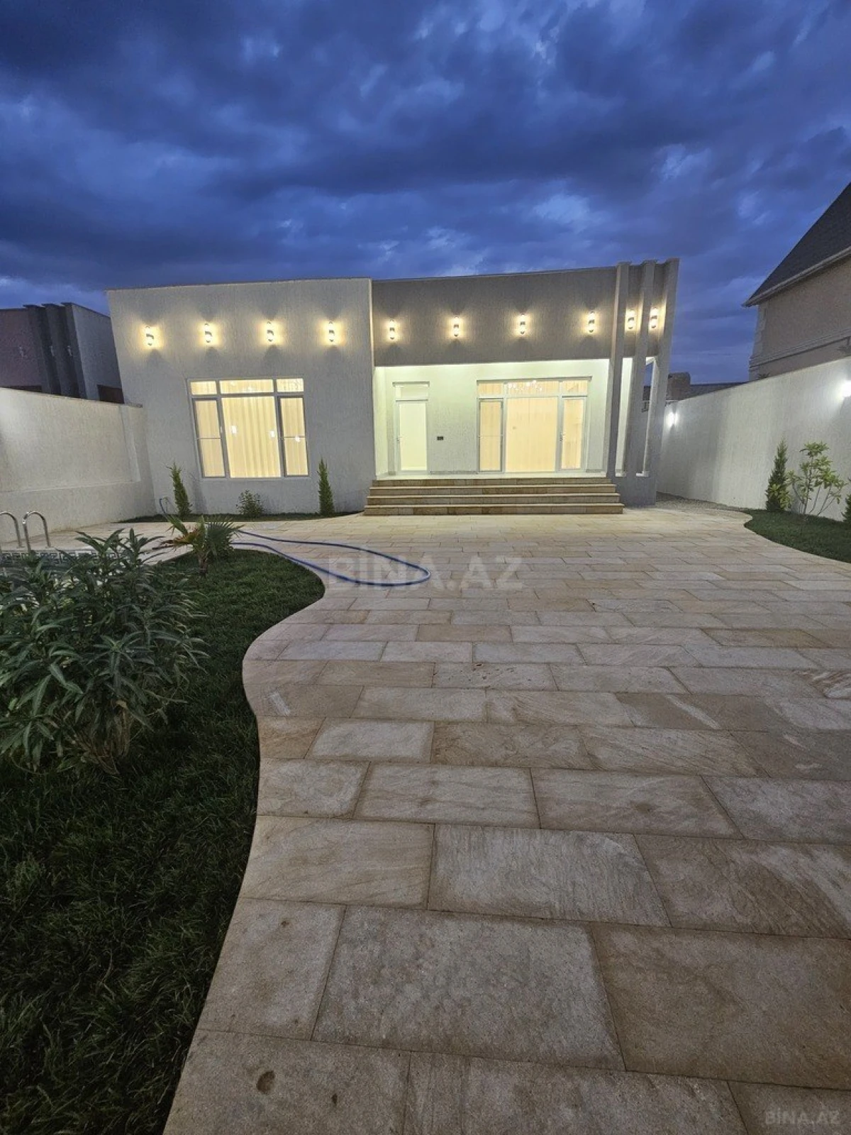 Satılır 4 otaqlı həyət evi 160 m²