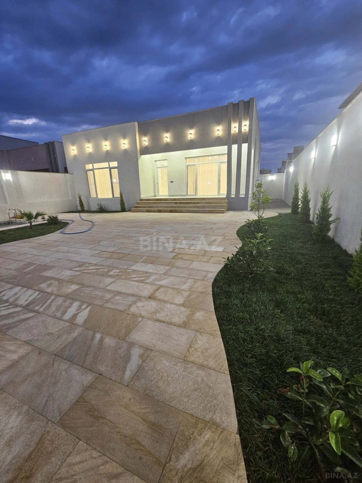 Satılır 4 otaqlı həyət evi 160 m²