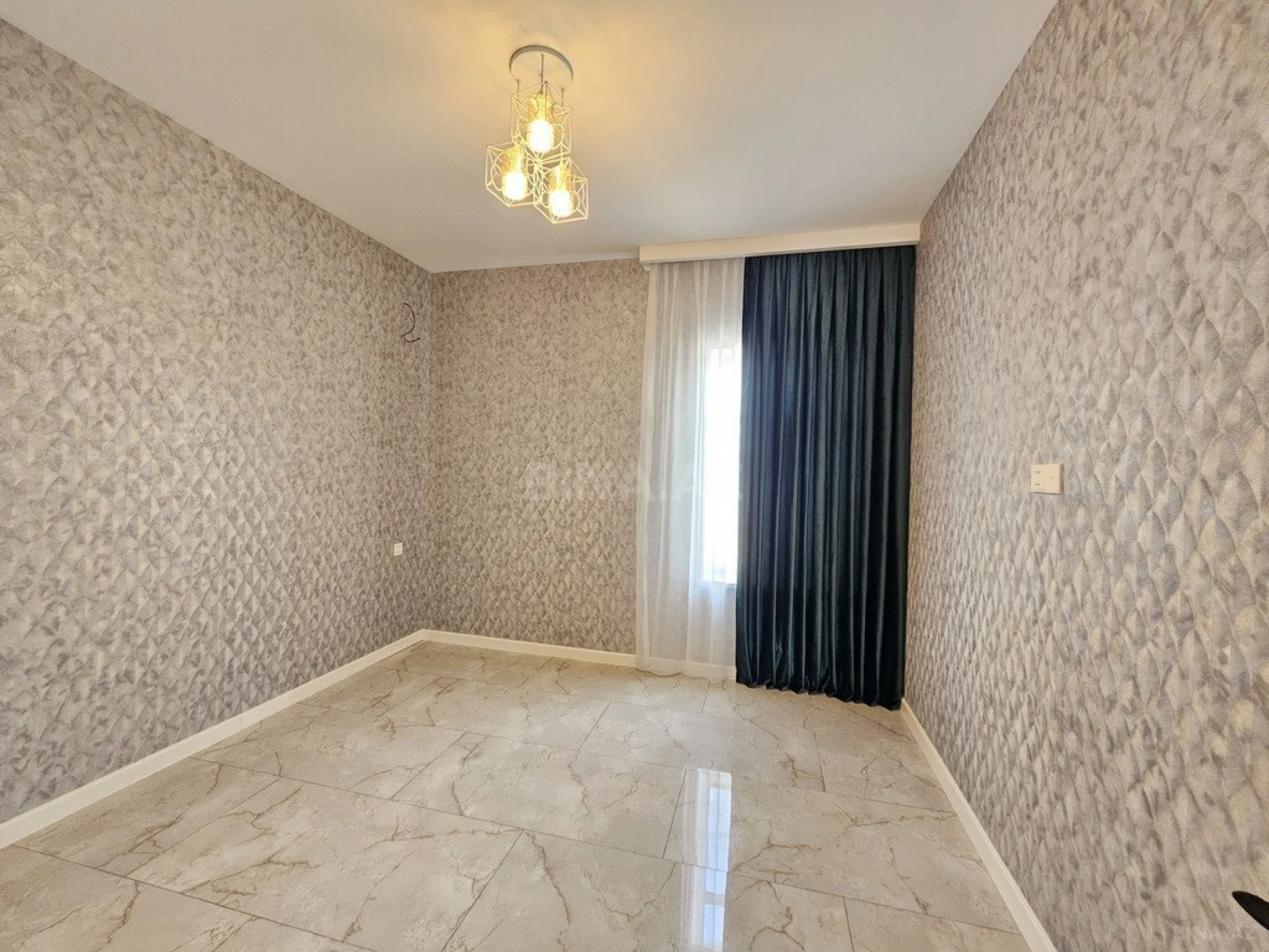 Satılır 4 otaqlı həyət evi 160 m²