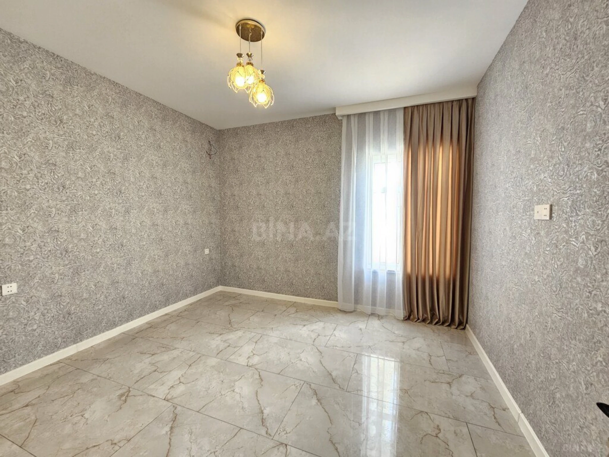 Satılır 4 otaqlı həyət evi 160 m²