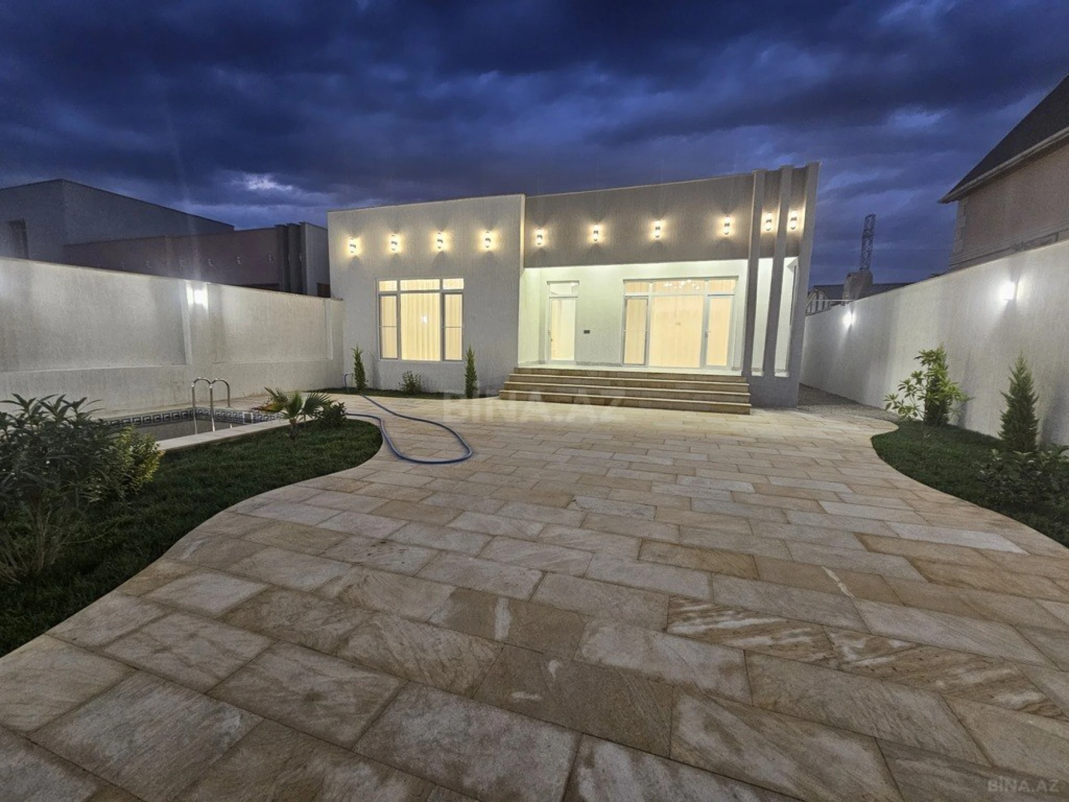 Satılır 4 otaqlı həyət evi 160 m²