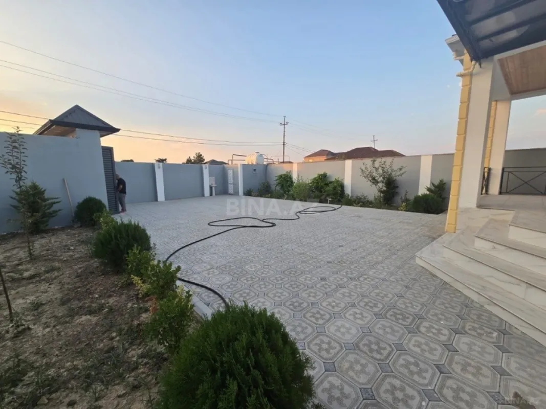 Satılır 4 otaqlı həyət evi 160 m²