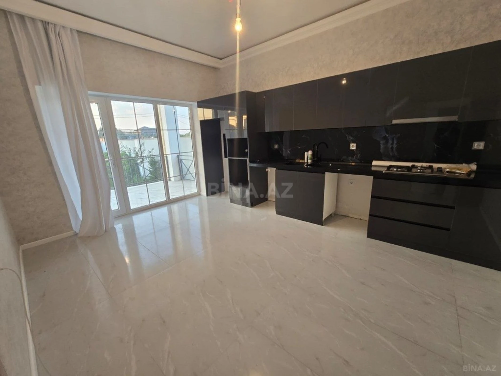 Satılır 4 otaqlı həyət evi 160 m²