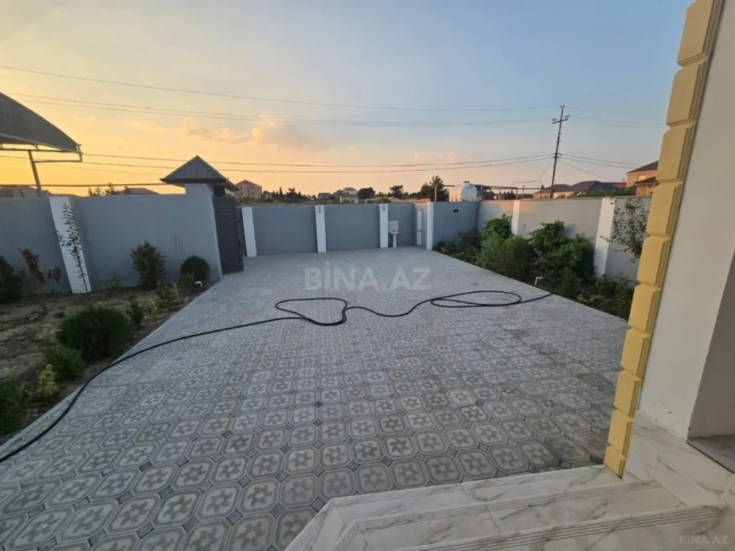 Satılır 4 otaqlı həyət evi 160 m²