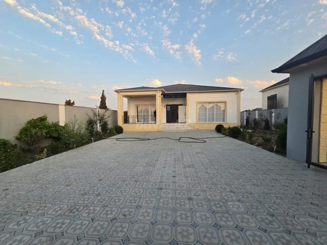 Satılır 4 otaqlı həyət evi 160 m²