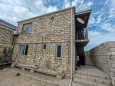Satılır 4 otaqlı həyət evi 100 m²