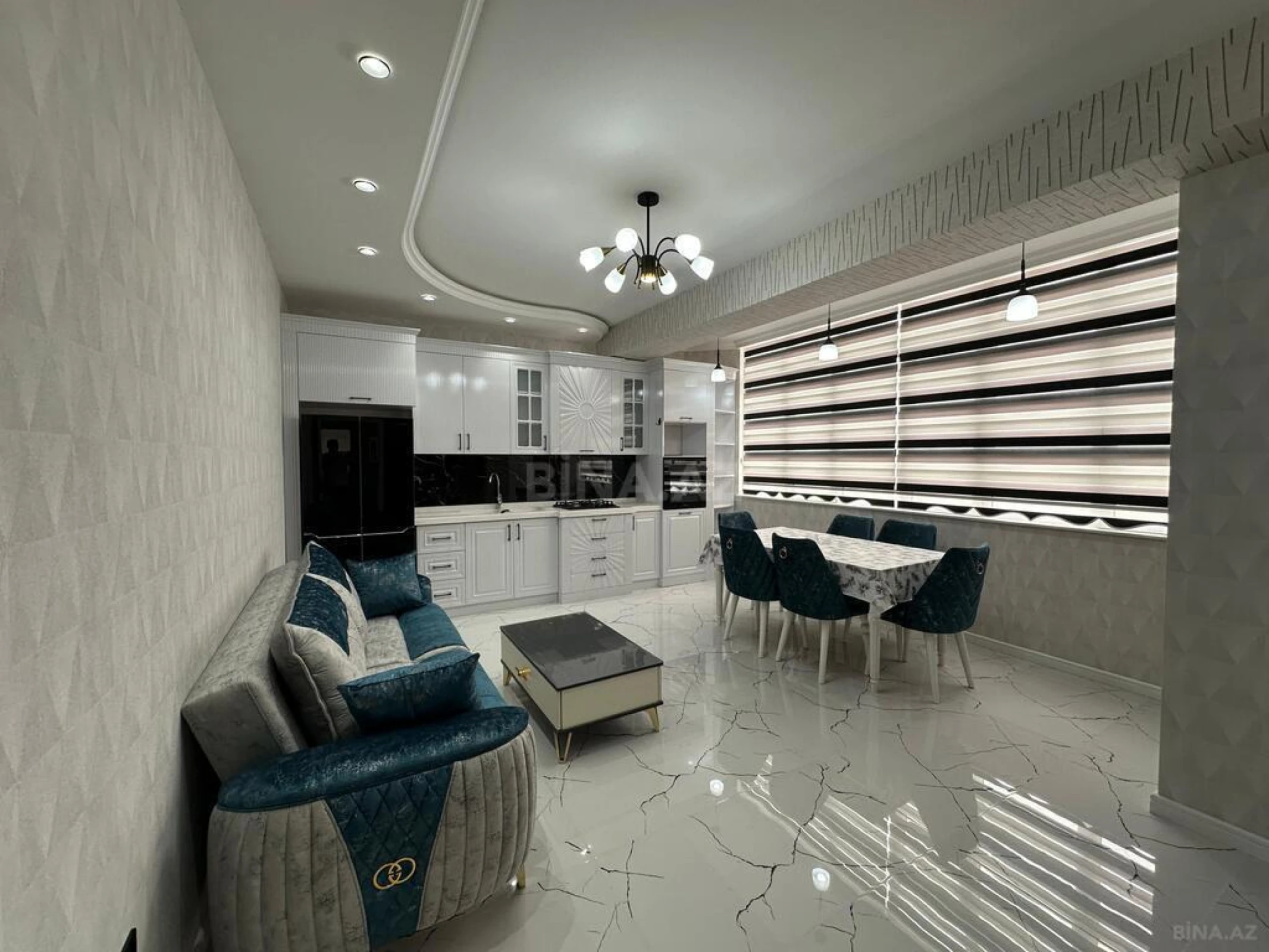 Satılır 3 otaqlı mənzil 135 m²