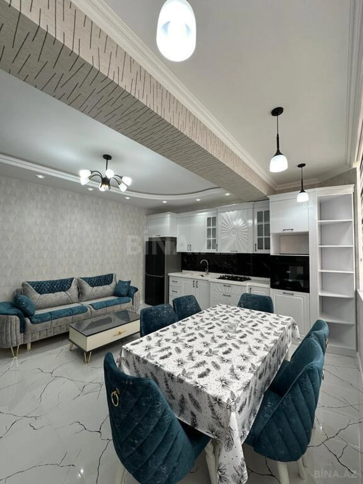 Satılır 3 otaqlı mənzil 135 m²