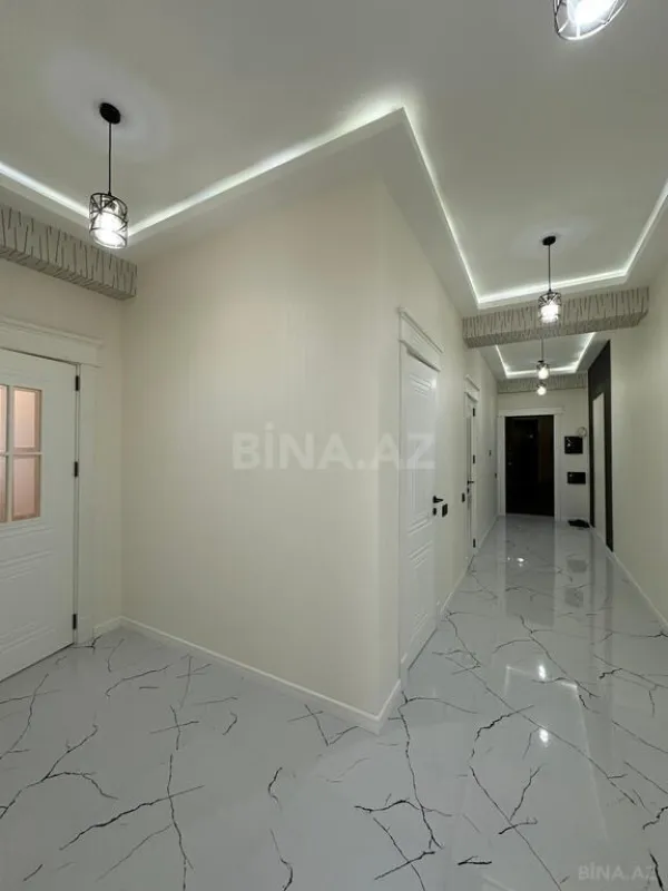 Satılır 3 otaqlı mənzil 135 m²