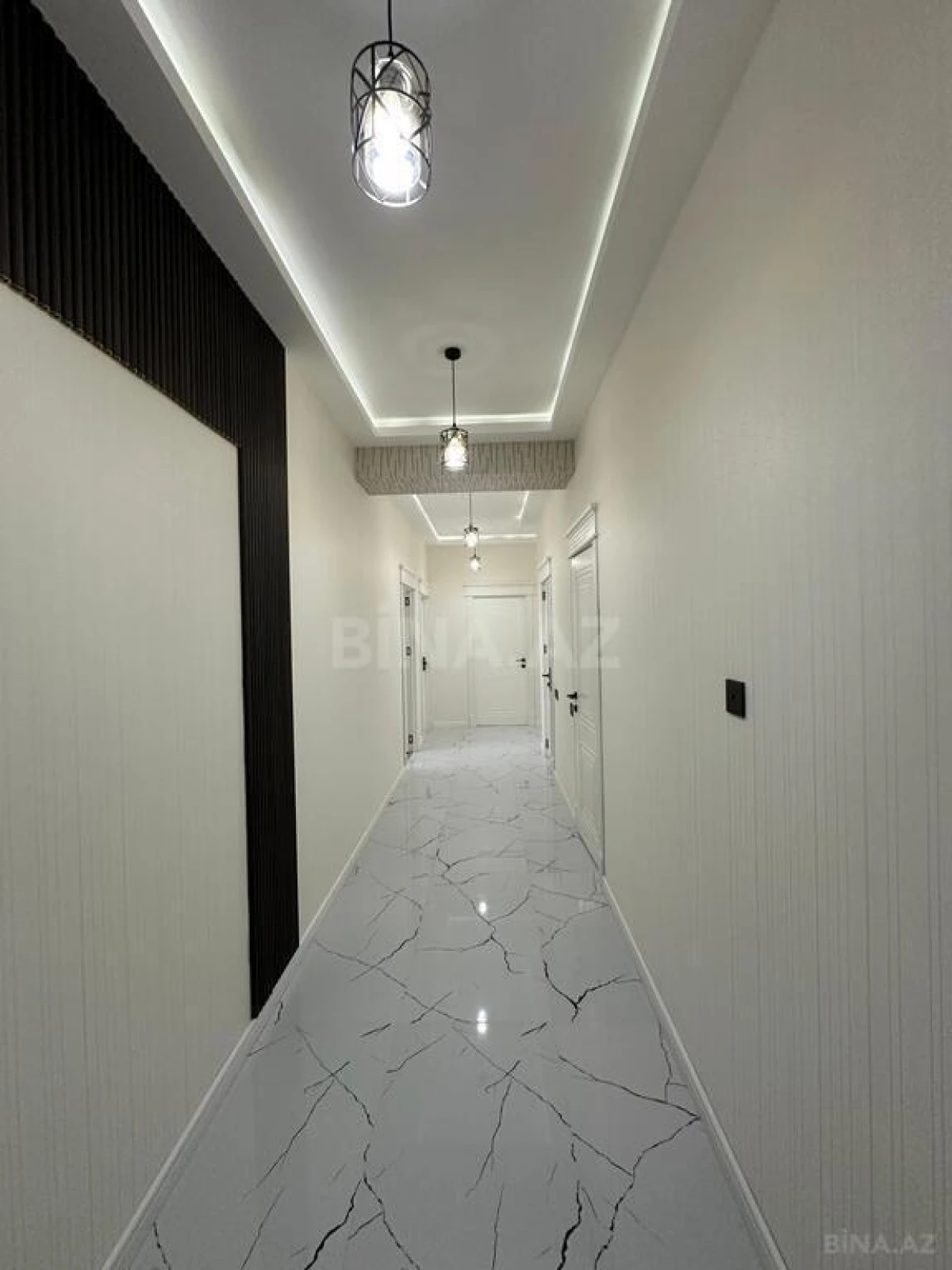 Satılır 3 otaqlı mənzil 135 m²