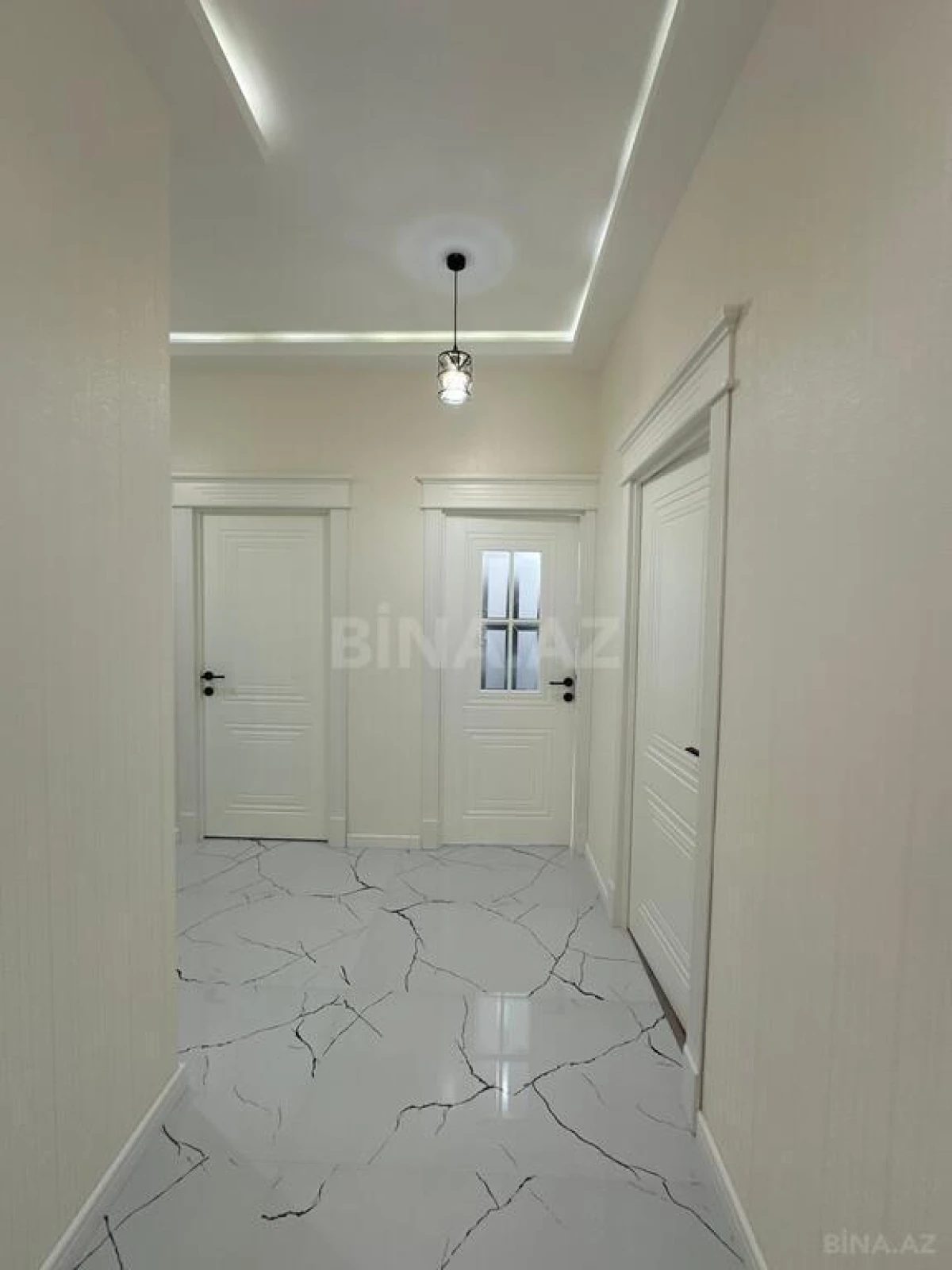 Satılır 3 otaqlı mənzil 135 m²