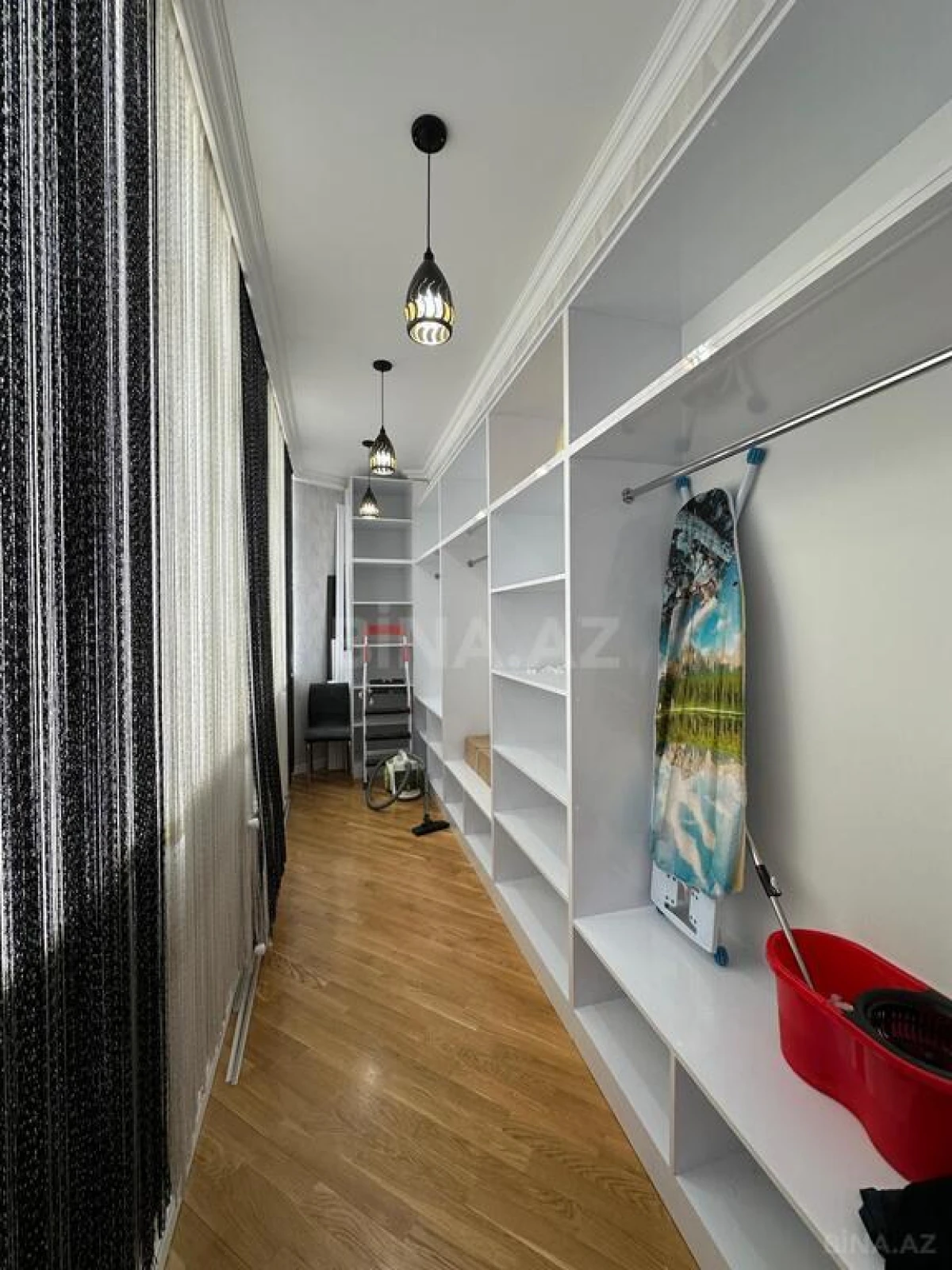 Satılır 3 otaqlı mənzil 135 m²