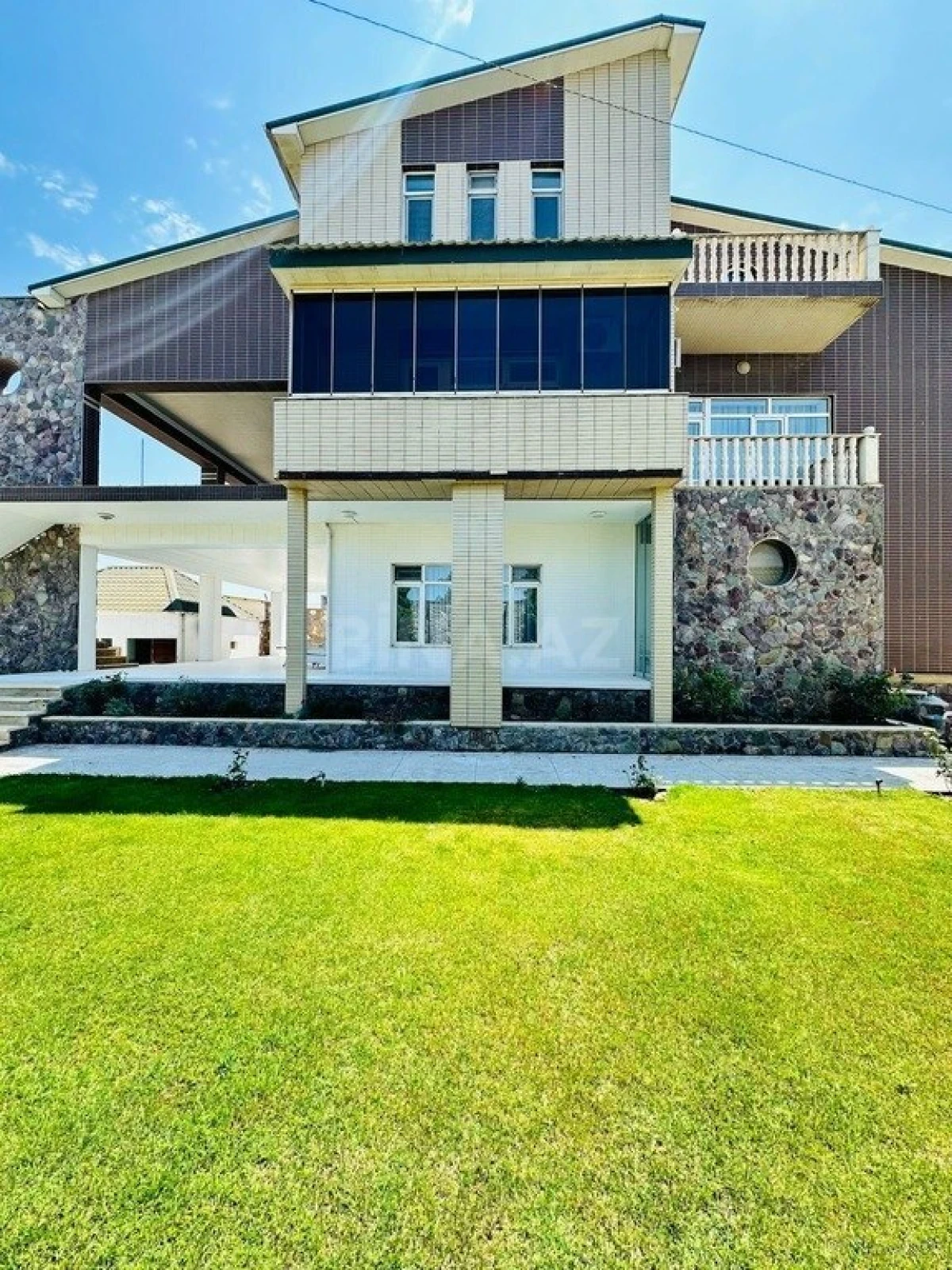 Kirayə verilir 5 otaqlı həyət evi 400 m²