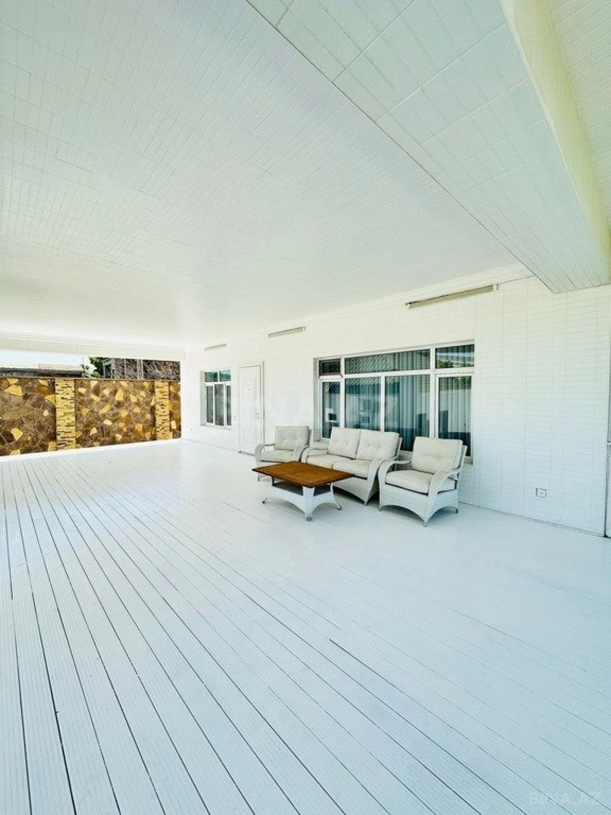 Kirayə verilir 5 otaqlı həyət evi 400 m²