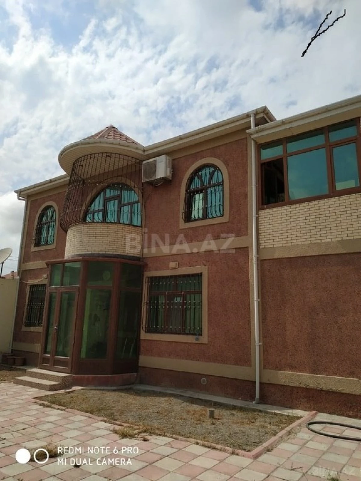 Satılır 4 otaqlı həyət evi 200 m²