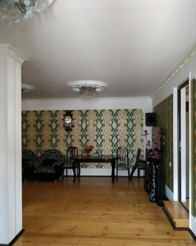 Satılır 4 otaqlı həyət evi 200 m²